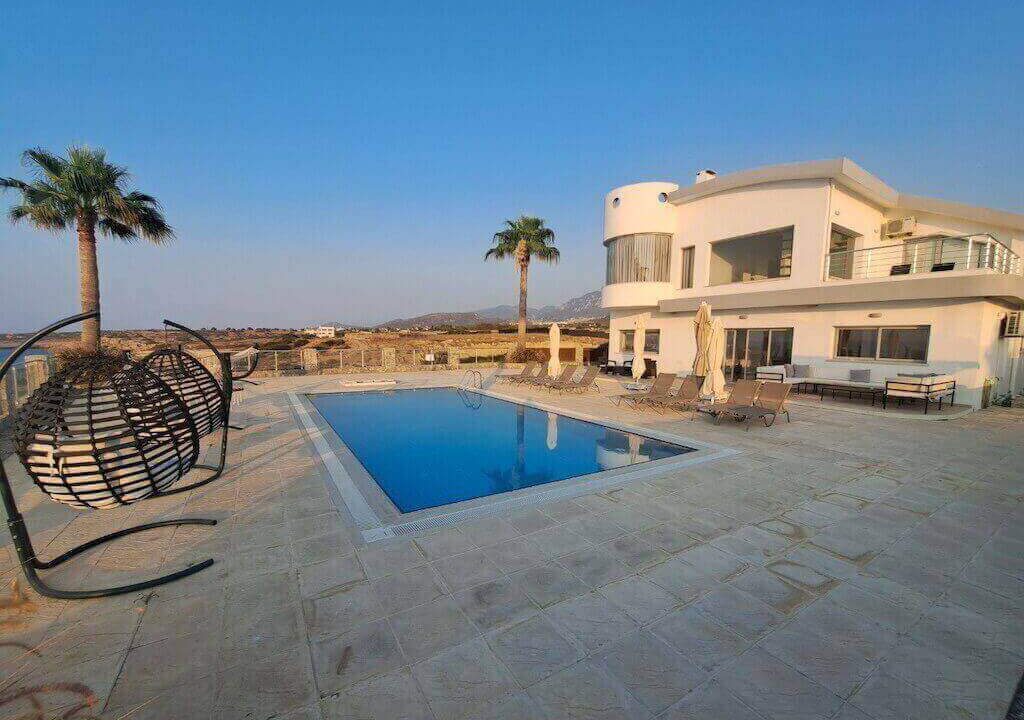 Tatlisu Delux Frontline Palm Villa – North Cyprus Property J2