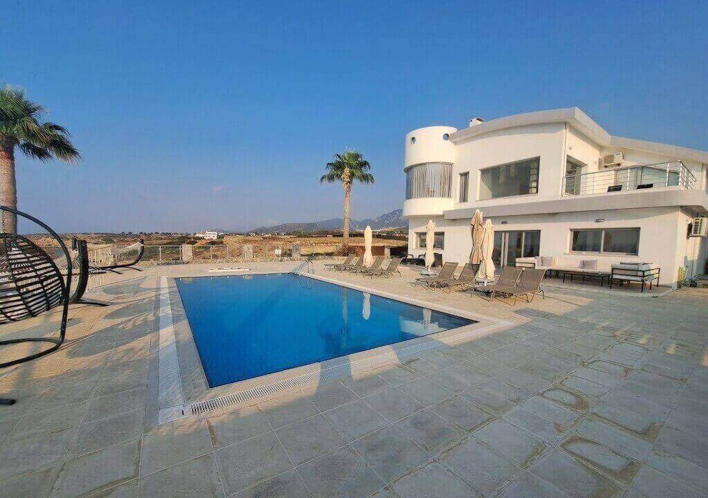 Tatlisu Delux Frontline Palm Villa – North Cyprus Property J32