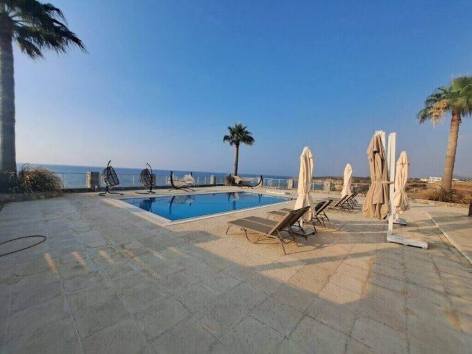 Tatlisu Delux Frontline Palm Villa – North Cyprus Property J35