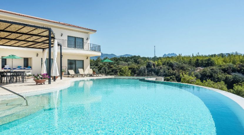 Esentepe Beachfront 500m2 7 Bed Golf Villa - North Cyprus Property 21