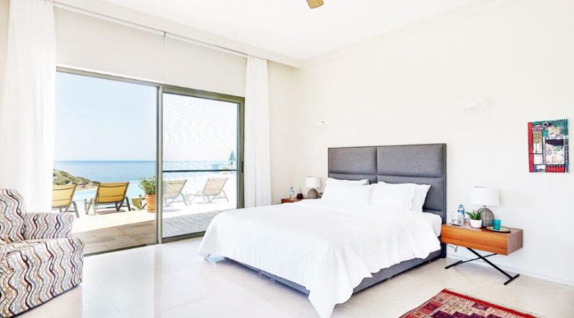Esentepe Beachfront 500m2 7 Bed Golf Villa - North Cyprus Property 33