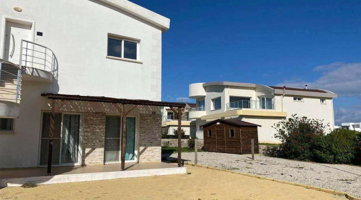 Tatlisu Beachfront Garden Apartment 2 Bed - North Cyprus Property 3
