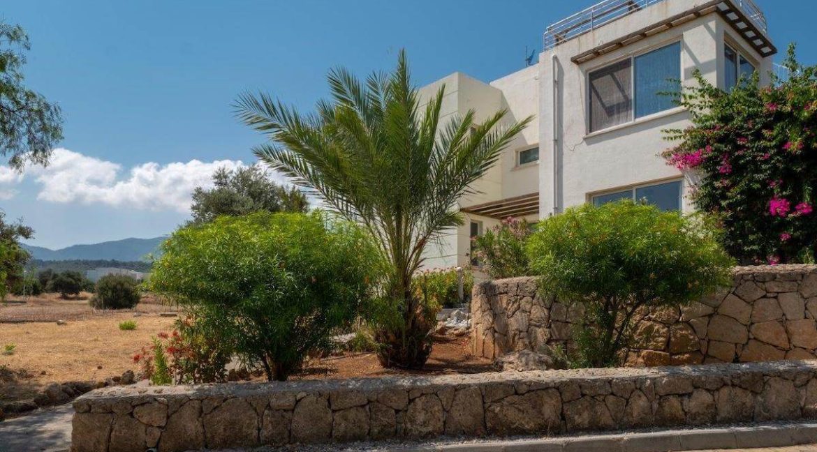 Turtle Beach & Golf Apartment 2 Bed - North Cyprus Property 1
