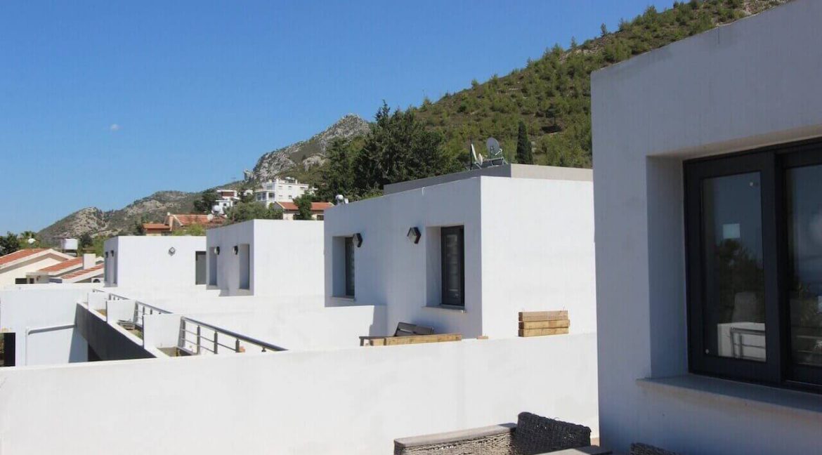 Bellapais Village Seaview Townhouse 2 Bed - North Cyprus Property J21