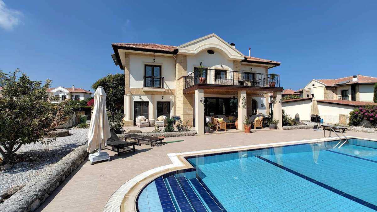 Lapta Coast Luxury Residence 3 Bed