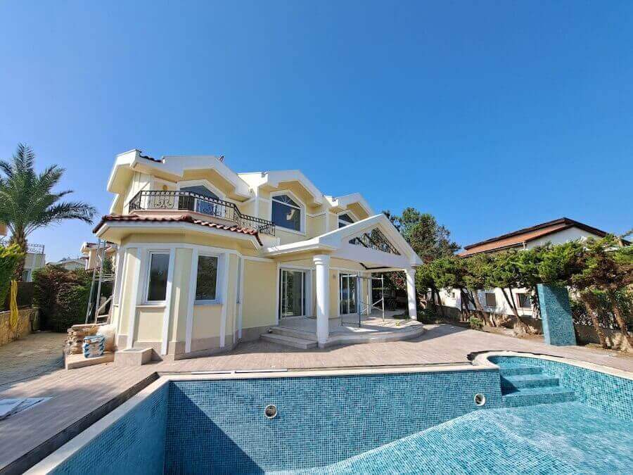 Karsiyaka Luxury Beach Villa - North Cyprus Property 3