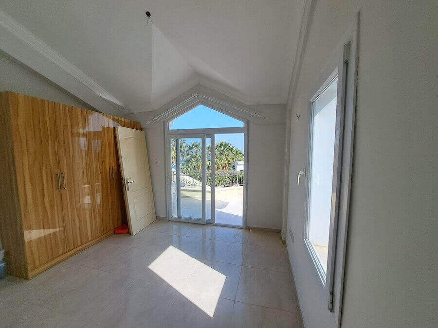 Karsiyaka Luxury Beach Villa - North Cyprus Property 33