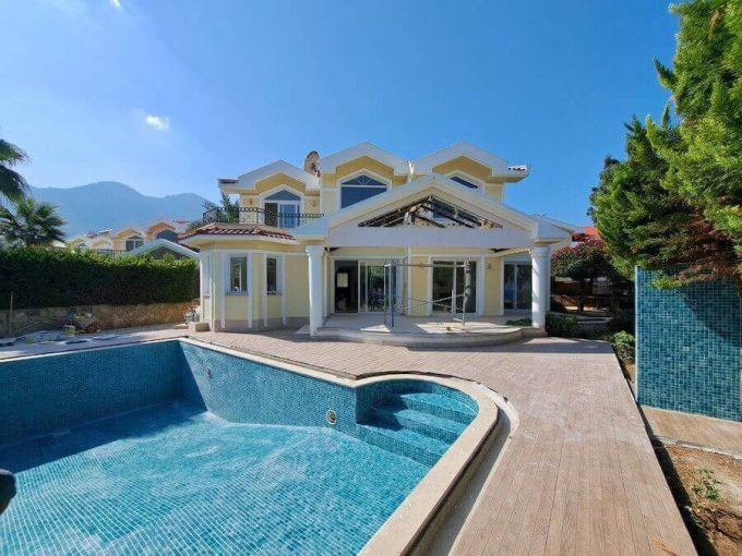 Karsiyaka Luxury Beach Villa - North Cyprus Property 4