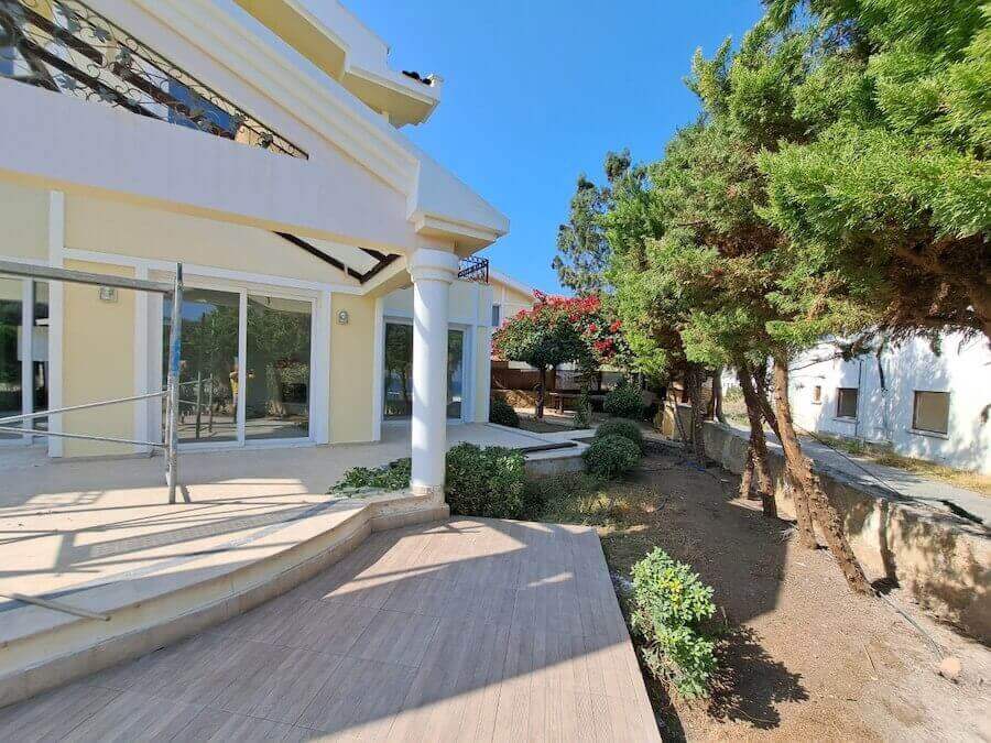 Karsiyaka Luxury Beach Villa - North Cyprus Property 7