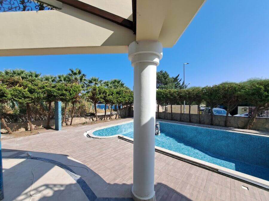 Karsiyaka Luxury Beach Villa - North Cyprus Property 9