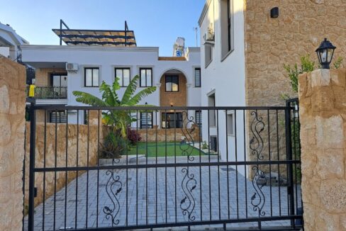Вилла Чаталкой с видом на море с 2 спальнями - Недвижимость на Северном Кипре J1