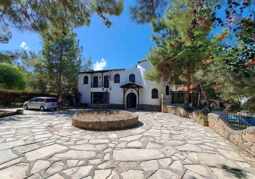 Catalkoy Luxury Pine Tree Villa 4 Bed - Nord-Kypros Eiendom 2