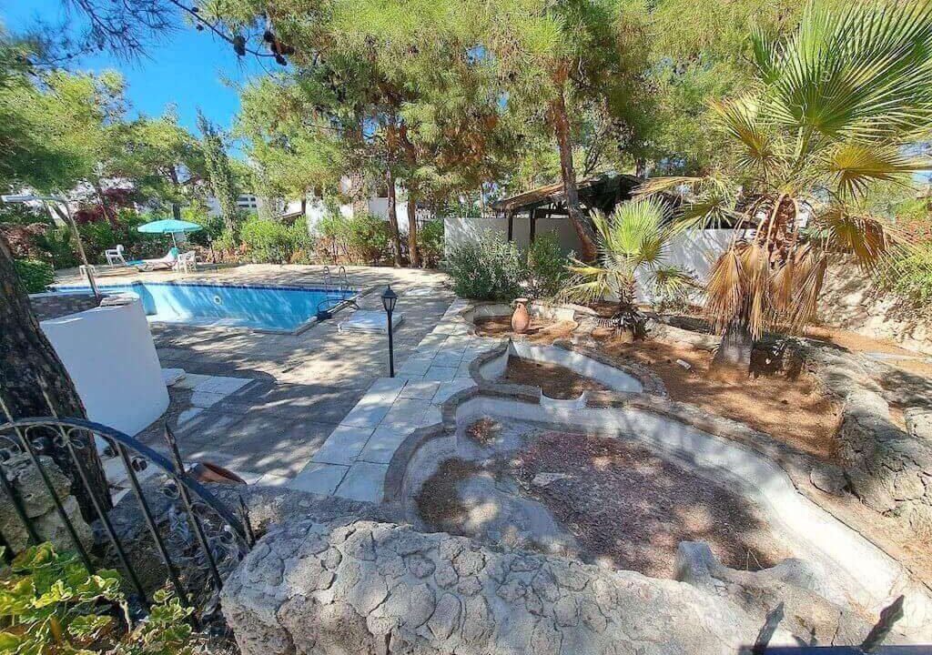 Catalkoy Luxury Pine Tree Villa 4 Bed - North Cypern Property 30
