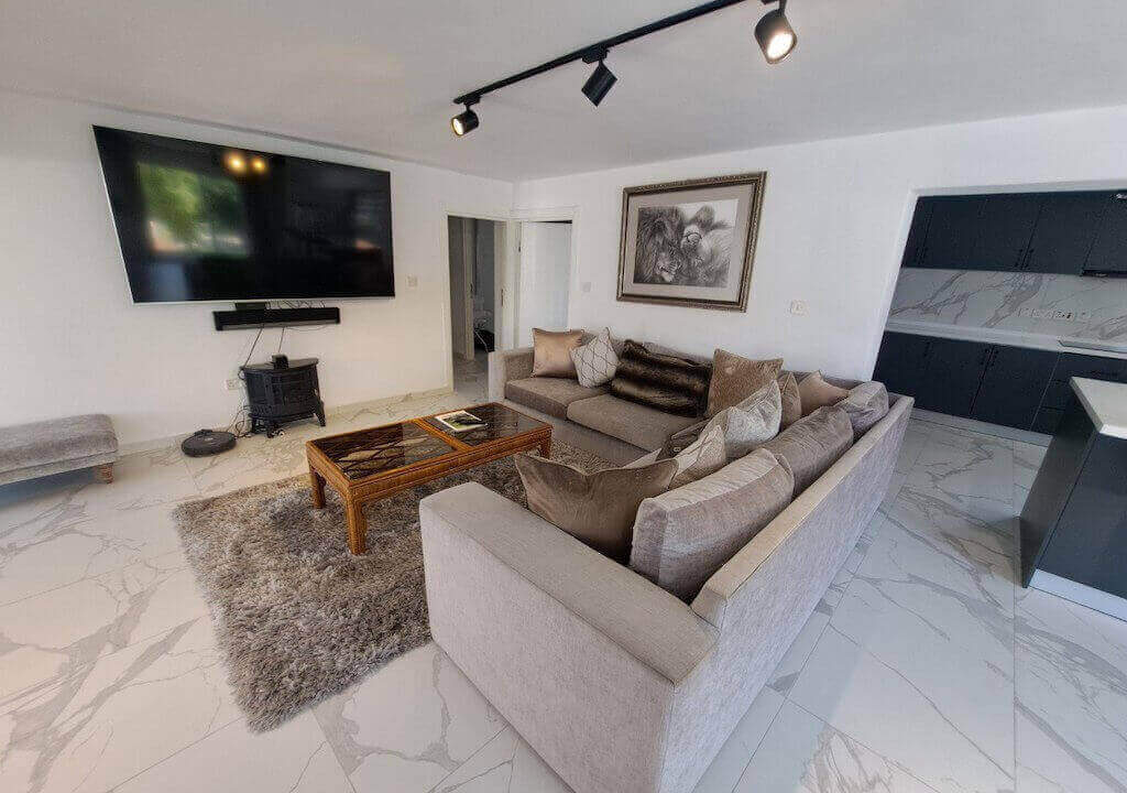 Catalkoy Seaview Villa with Annex 5 Bed - North Cyprus Property 15