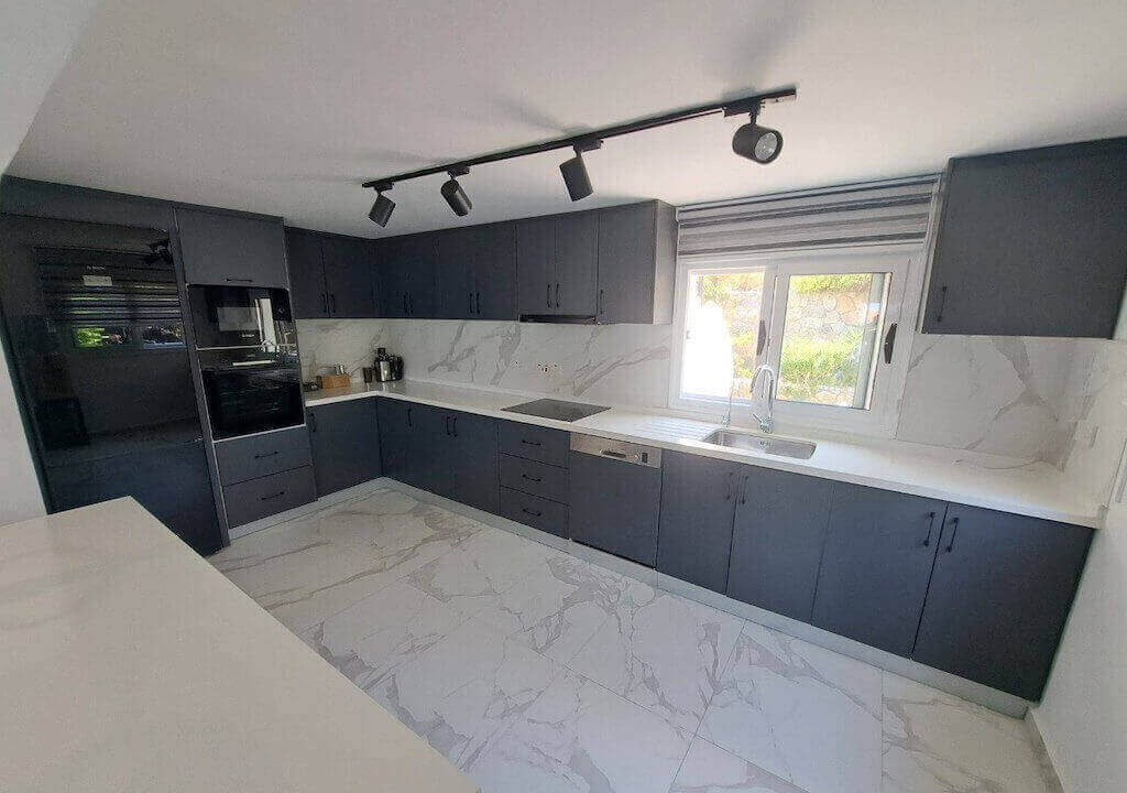 Catalkoy Seaview Villa with Annex 5 Bed - North Cyprus Property 16