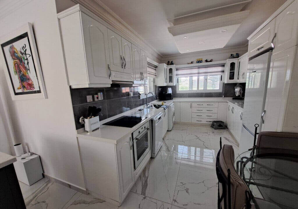 Catalkoy Seaview Villa with Annex 5 Bed - North Cyprus Property U19