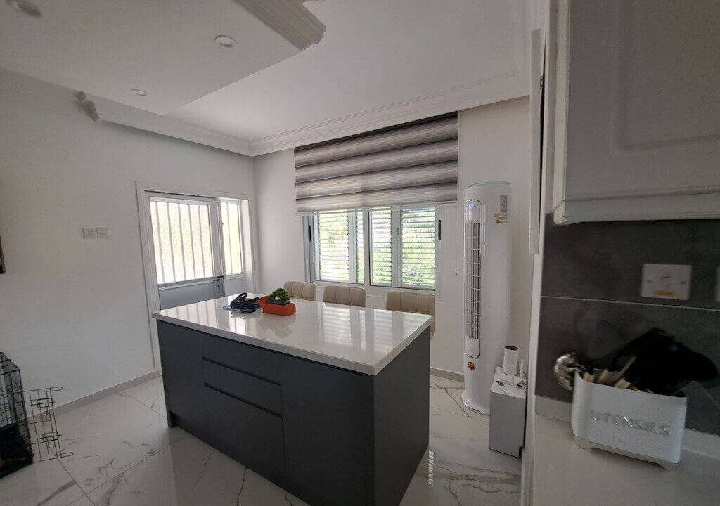 Catalkoy Seaview Villa with Annex 5 Bed - North Cyprus Property U20