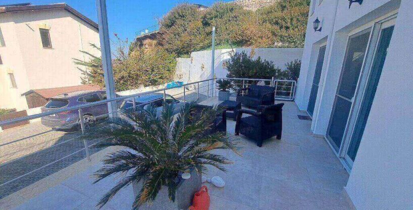 Crystal Bay Seafront Maisonette 2 Bed