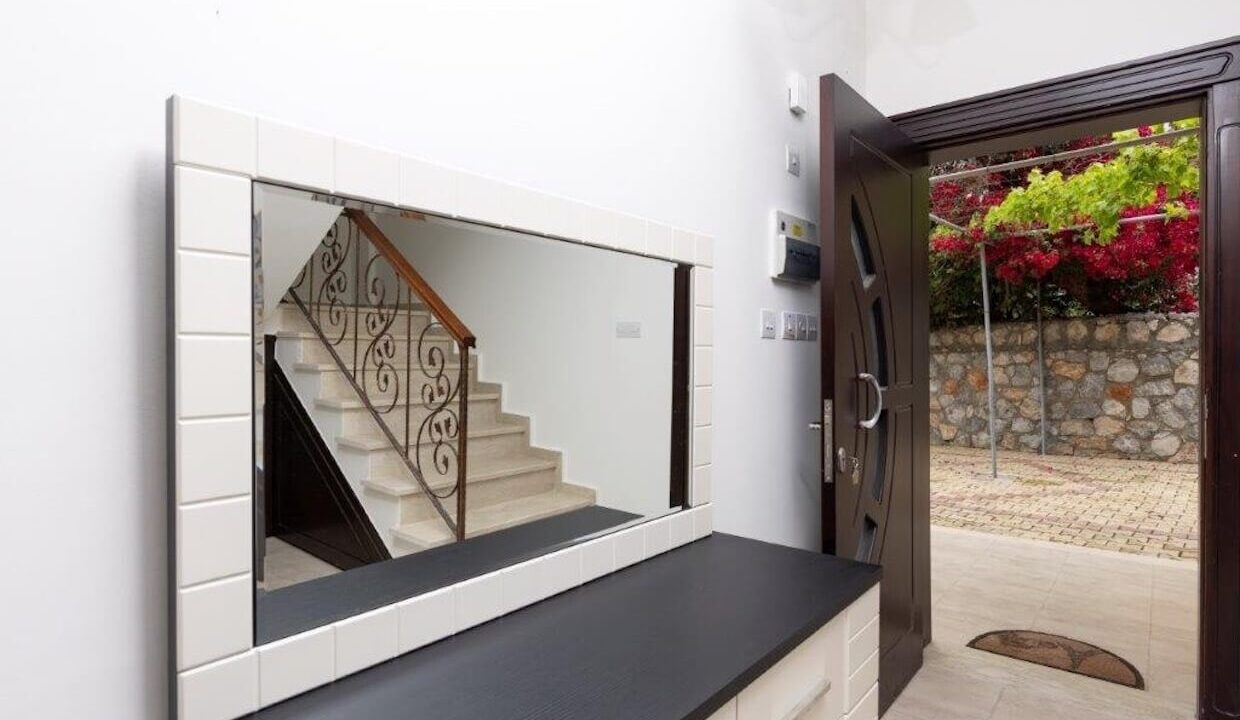 Bellapais Luxury Seaview Villa 4 Bed - North Cyprus Property 30