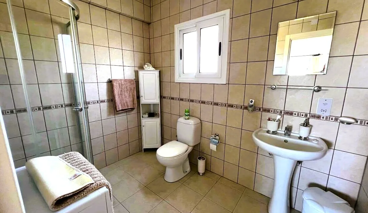 Tatlisu Marina Sea View Apartment 2 Bed - North Cyprus Property 9