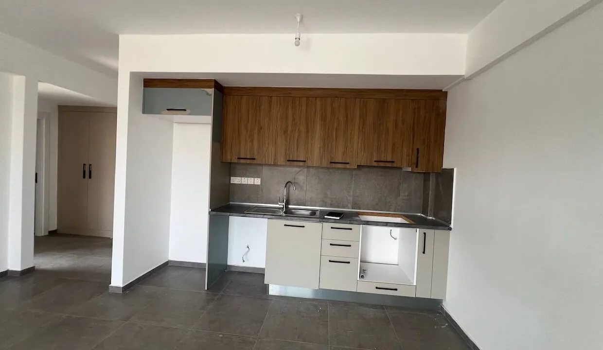 Alsancak Modern Mountain View Apartment 2 Bed - North Cyprus Property 10