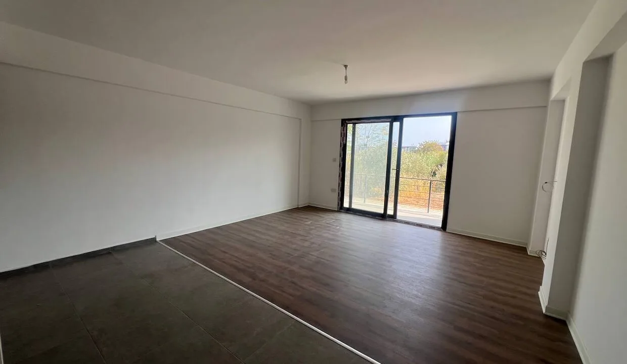 Alsancak Modern Mountain View Apartment 2 Bed - North Cyprus Property 12