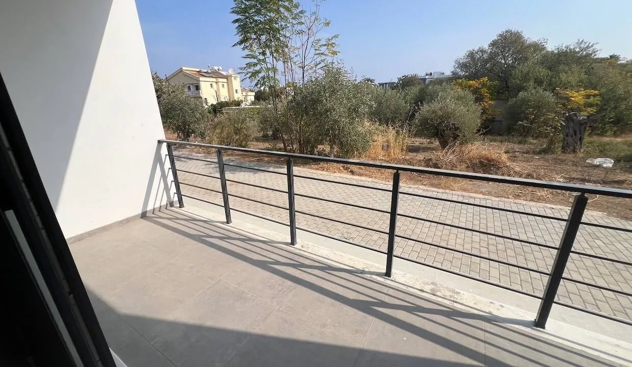 Alsancak Modern Mountain View Apartment 2 Bed - North Cyprus Property 8