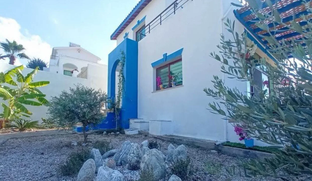 Bahceli Bay Beachfront Luxury Villa 3 Bed - North Cyprus Property 26