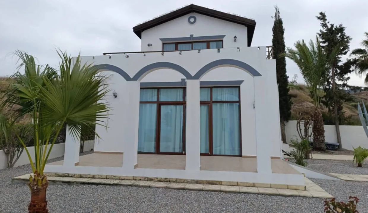 Bahceli Bay Beachfront Villa 3 Bed - North Cyprus Property 13