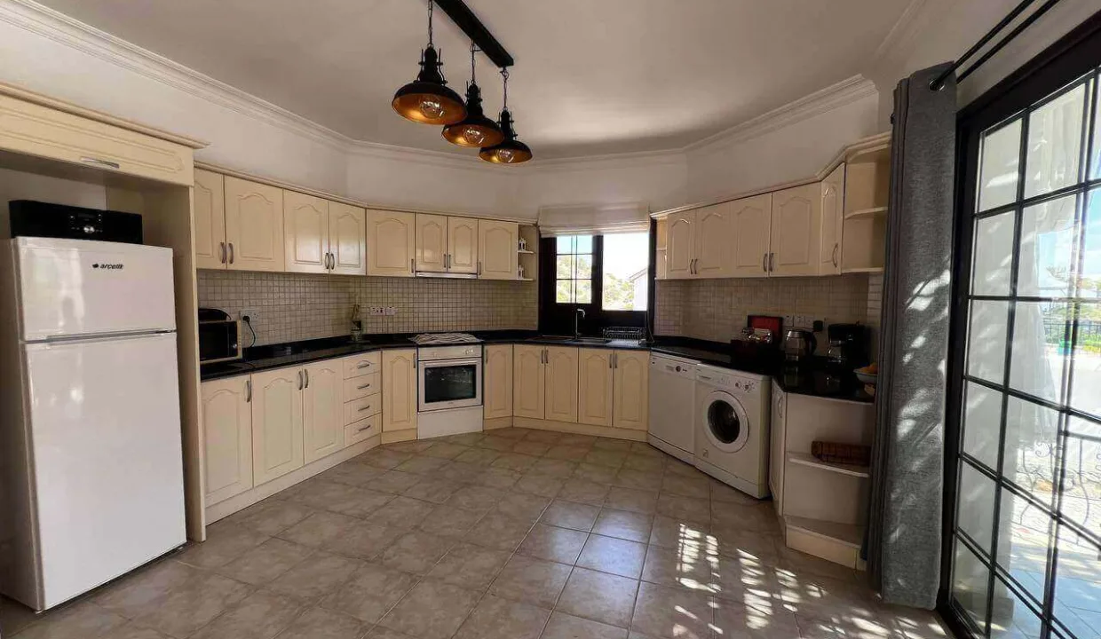 Alsancak Seaview Panaroma Villa 4 Bed - North Cyprus Property 42
