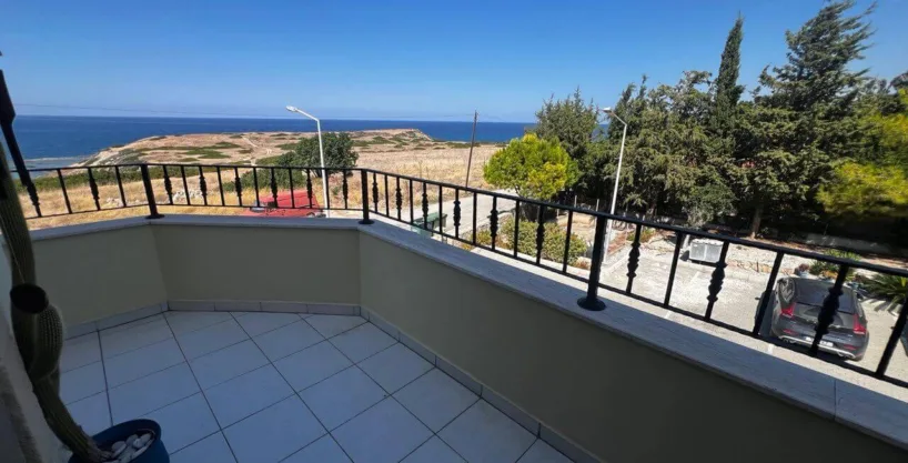 Kucuk Erenkoy Frontline Seaview Apartment 3 Bed