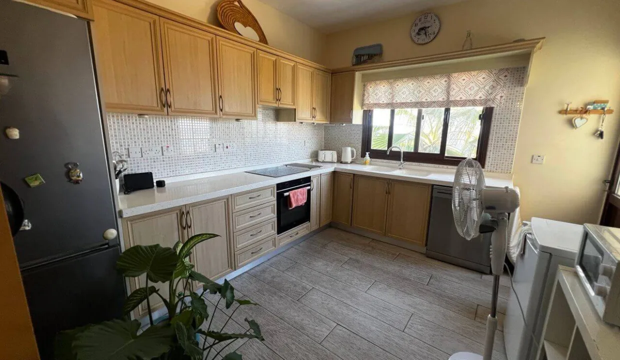 Kucuk Erenkoy Frontline Seaview Apartment 3 Bed - North Cyprus Property 9